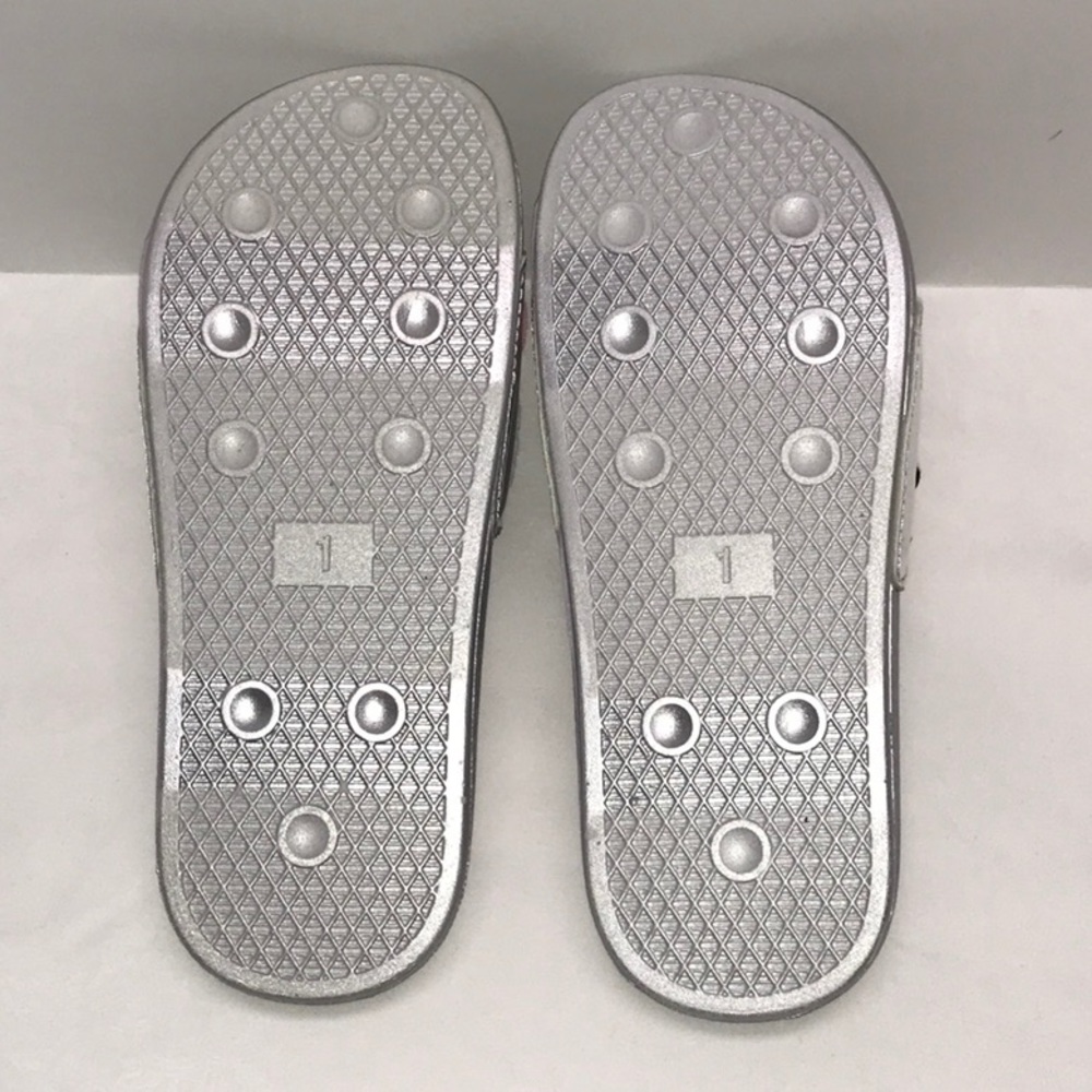 Steve Madden Girl Squad Silver Slides - Picture 7 of 7
